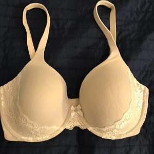 34DD Body by victoria lined perfect coverage